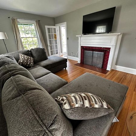 Cute Cape Cod Style Home Pittsfield Exterior foto