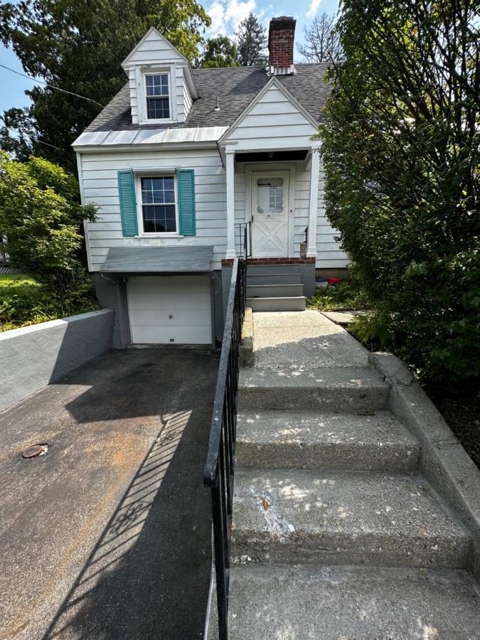 Cute Cape Cod Style Home Pittsfield Exterior foto