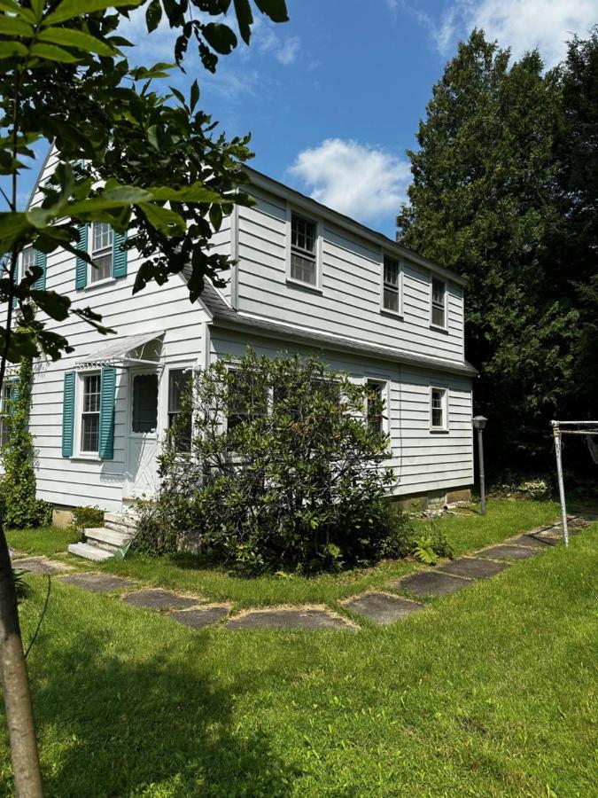 Cute Cape Cod Style Home Pittsfield Exterior foto