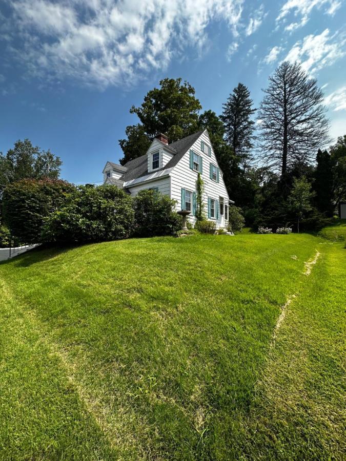 Cute Cape Cod Style Home Pittsfield Exterior foto